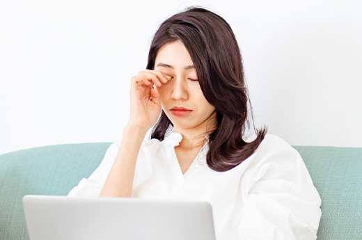 1-DAY ACUVUE® OASYS with HydraLuxe™ - symptoms of digital eye strain